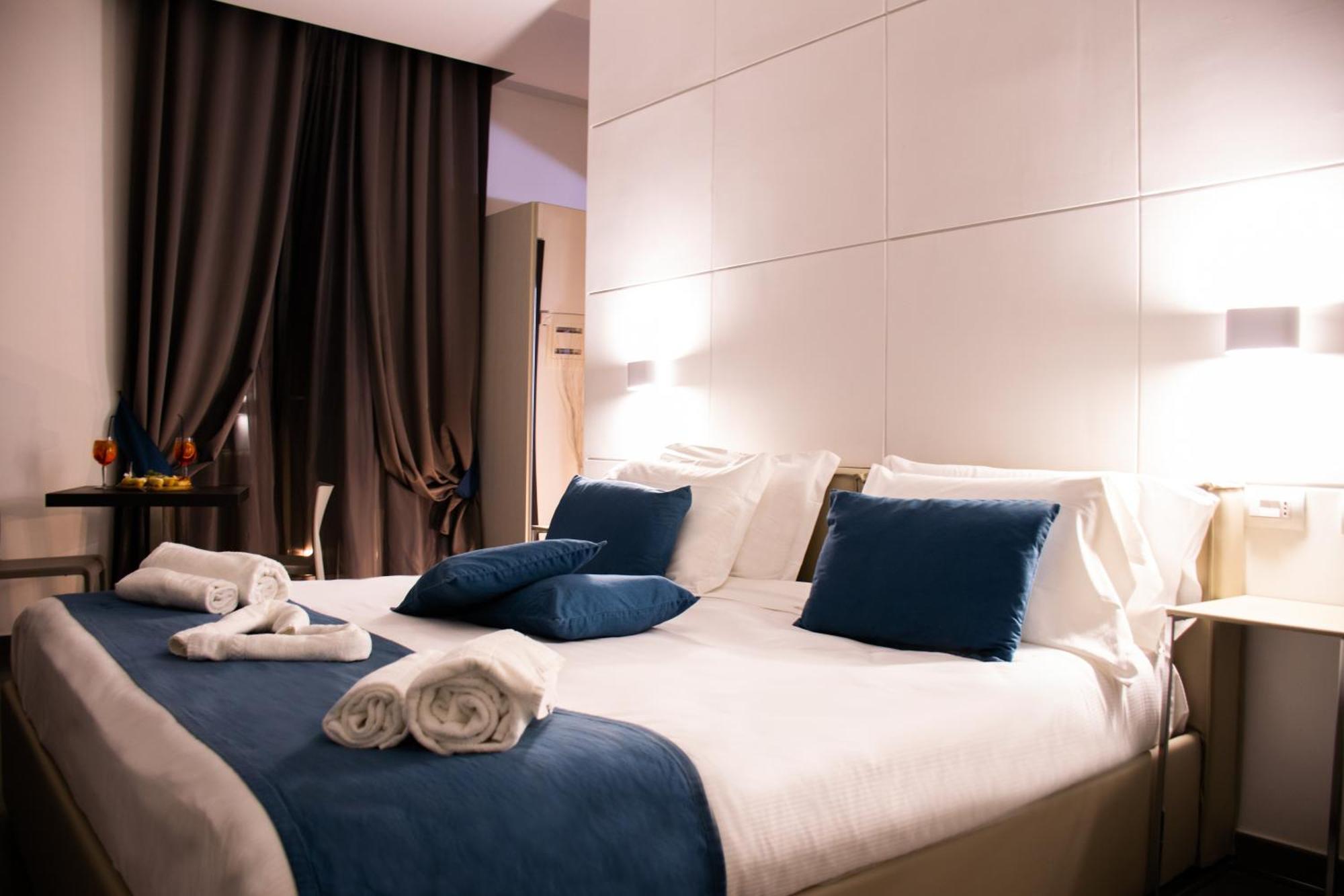 Megaris Luxury Suite Rooms Napoli Eksteriør billede