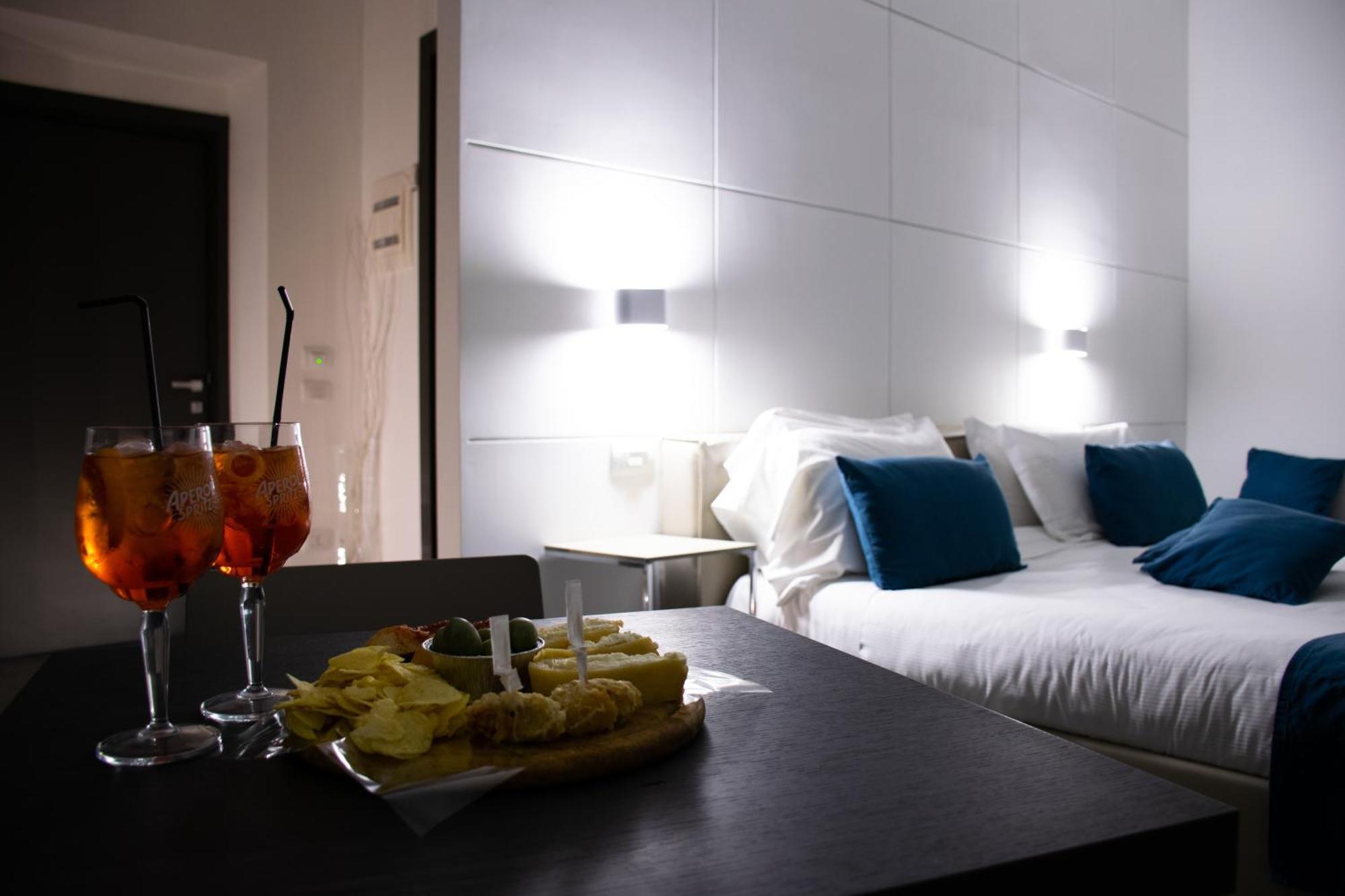 Megaris Luxury Suite Rooms Napoli Eksteriør billede