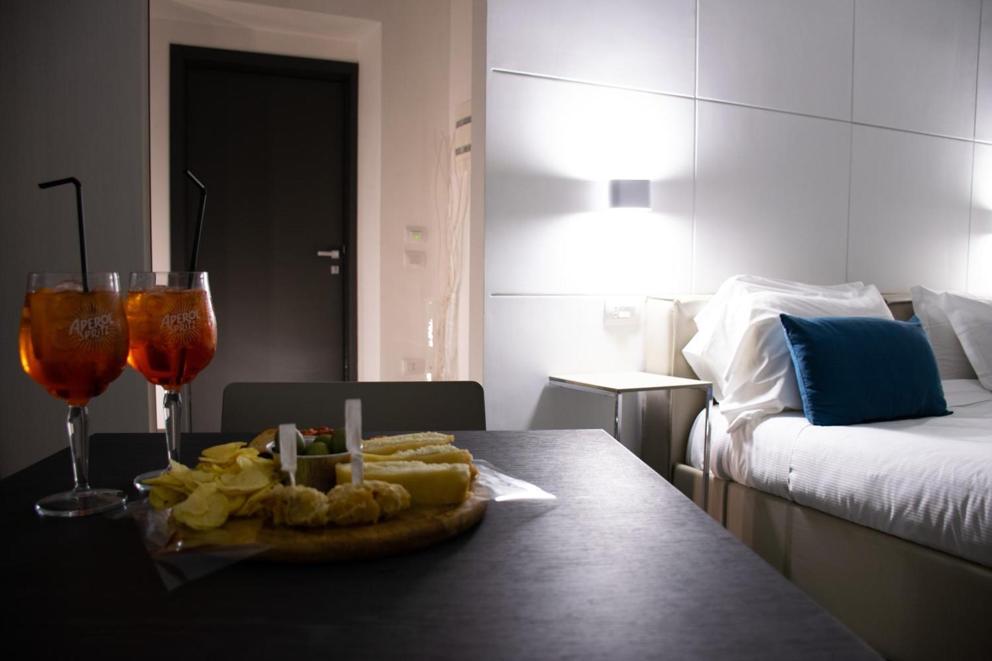 Megaris Luxury Suite Rooms Napoli Eksteriør billede